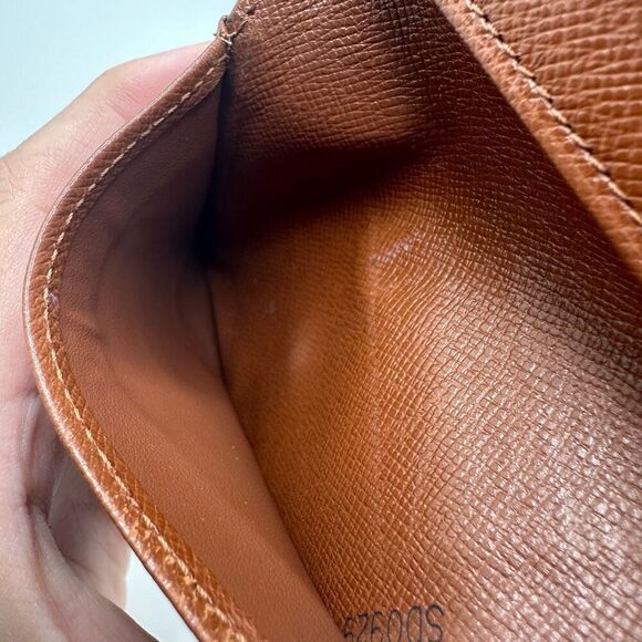 Louis Vuitton Monogram Elise Wallet - Picture 9 of 16